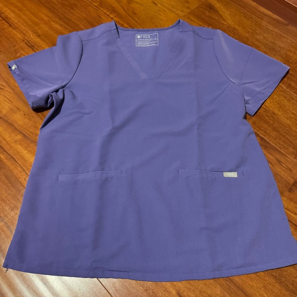 FIGS LIGHT PURPLE SCRUB TOP - XL